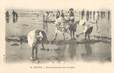 / CPA FRANCE 76 "Dieppe, enfants jouant sur le sable' / JEUX DE PLAGE