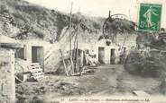 02 Aisne / CPA FRANCE 02 "Laon, les Creutes, habitations préhistoriques"