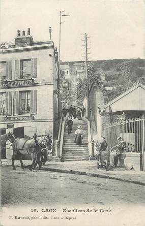 / CPA FRANCE 02 "Laon, escaliers de la gare"