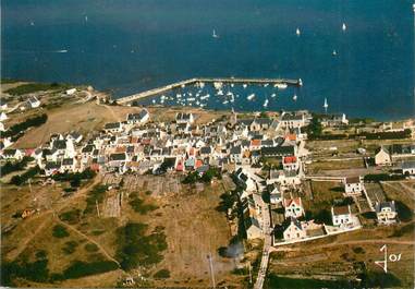 / CPSM FRANCE 56 "Ile de Houat, vue générale sur le bourg et le port "