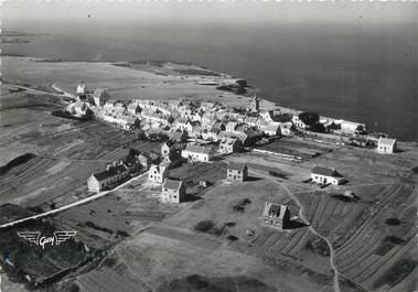 / CPSM FRANCE 56 "Ile de Houat, le village "