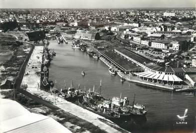 / CPSM FRANCE 56 "Lorient, le port  de pêche"