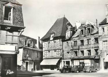 / CPSM FRANCE 56 "Pontivy, sur la place du Martray"