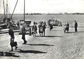 56 Morbihan / CPSM FRANCE 56 "Port Louis, le débarcadère du port de la pointe"