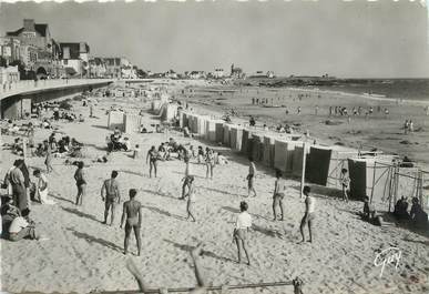 / CPSM FRANCE 56 "Quiberon, Plage de port Maria" / VOLLEY