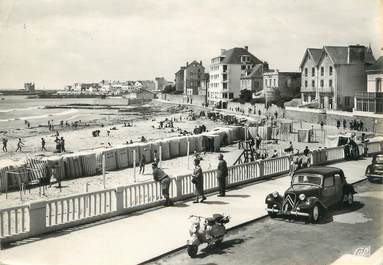 / CPSM FRANCE 56 "Quiberon, un coin de la plage"