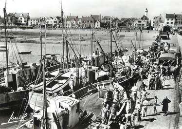 / CPSM FRANCE 56 "La presqu'ile de Quiberon, l'heure des sardiniers"