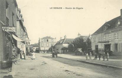 / CPA FRANCE 03 "Le Donjon, route de Digoin"