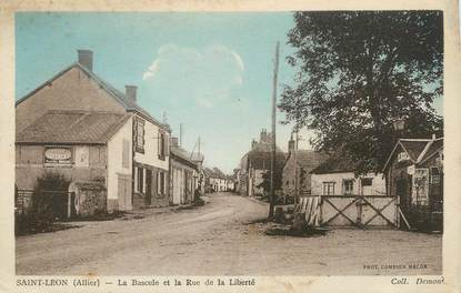 / CPA FRANCE 03 "Saint Léon, la bascule et la rue de la liberté"