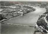 56 Morbihan / CPSM FRANCE 56 "La Roche Bernard, la passerelle et l'ancien pont sur la Vilaine"