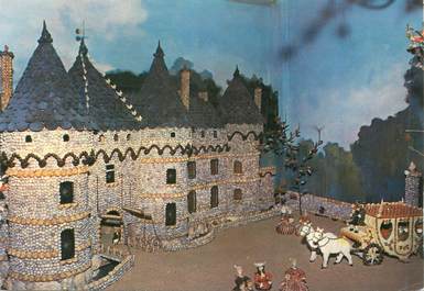 / CPSM FRANCE 56 "Plouharnel, Le Galion, exposition de coquillage, château de Chaumont sur Loire"