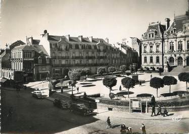 / CPSM FRANCE 56 "Vannes, l'hôtel du Dauphin, place Maurice Marchais"