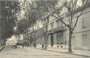 30 Gard / CPA FRANCE 30 "Alais, la nouvelle sous préfecture et l'avenue de la gare"