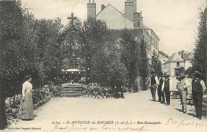 Saint Antoine du Rocher, rue principale