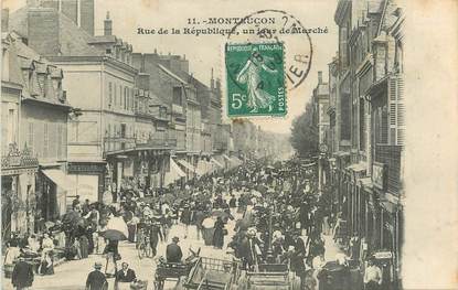 / CPA FRANCE 03 "Montluçon, rue de la république, un jour de marché"