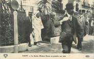 03 Allier / CPA FRANCE 03  "Vichy, le sultan Moulai Hafid va prendre son bain"