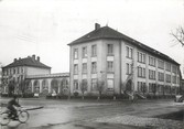 57 Moselle / CPSM FRANCE 57 "Metz Devant les Ponts, les écoles"