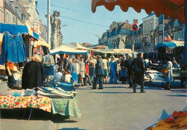 / CPSM FRANCE 58 "Cosne sur Loire, le marché"