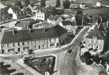 / CPSM FRANCE 58 "Planchez en Morvan, la place et l'auberge Morvandelle"