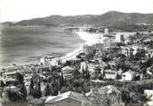 83 Var / CPSM FRANCE 83 "Le Lavandou, vue générale sur la plage, la pointe du Gouron"