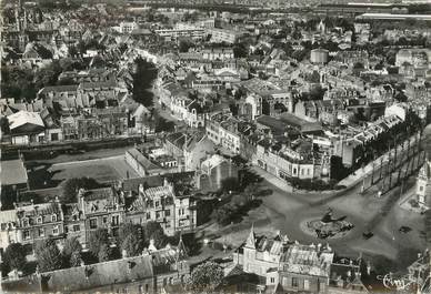 / CPSM FRANCE 59 "Douai, vue aérienne de la place l'Hériller"