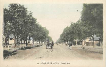 / CPA FRANCE 51 "Camp de Chalons, grande rue"