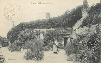 / CPA FRANCE 78 "Ermitage Saint Sauveur, la cour"