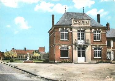 / CPSM FRANCE 60 "Chevrières, la mairie et le monument aux morts"