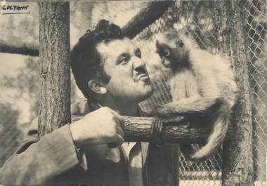 / CPSM FRANCE 60 "Ermenonville, zoo Jean Richard, le plus signe des deux"