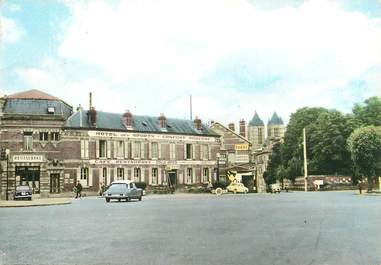 / CPSM FRANCE 60 "Noyon, le rond point"