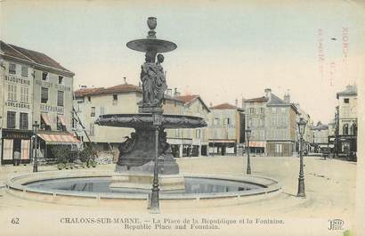 / CPA FRANCE 51 "Chalons sur Marne, la place de la République et la Fontaine"