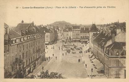 Lons le Saunier, Place de la liberté, vue d'ensemble prise du théatre