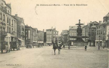 / CPA FRANCE 51 "Chalons sur Marne, place de la République "
