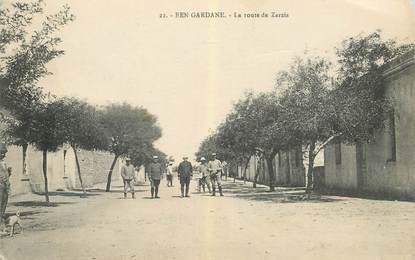 CPA TUNISIE "Ben Gardane, la Route de Zarzis"