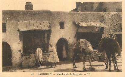 CPA TUNISIE "Kairouan, la grand'Place, Marchands de beignets"