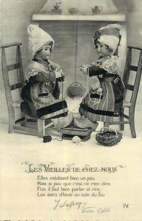 CPA  POUPEE   "Les vieilles de chez nous"