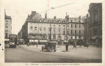 / CPA FRANCE 35 "Rennes, un coin de la place de la mairie et rue d'Estrées"