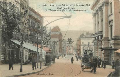 Clermont Ferrand, Bld Desaix, le théâtre et la statue de Vercingétorix