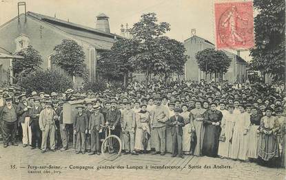 CPA FRANCE 94 "Ivry sur Seine, compagnie générale des Lampes à incandescence, sortie des ateliers"