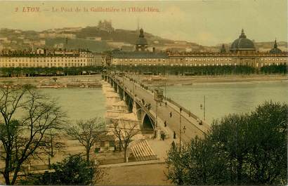 Lyon, le pont de la Guillottière et l'Hotel Dieu