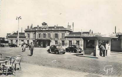 / CPSM FRANCE 95 "Sannois, la gare et la place" / AUTOMOBILE