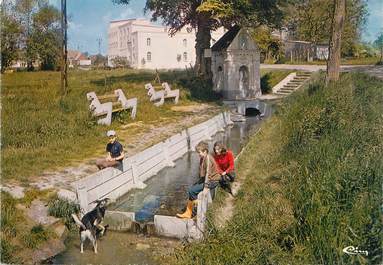 / CPSM FRANCE 62 "Marcoeuil, la chapelle et la fontaine"