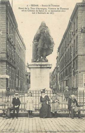 / CPA FRANCE 08 "Sedan, statue de Turenne"