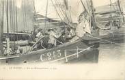 76 Seine Maritime / CPA FRANCE 76 "Le Havre, sur un bateau pêcheur"