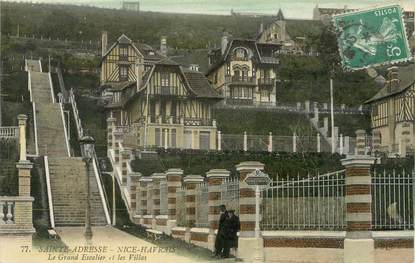 / CPA FRANCE 76 "Sainte Adresse, Nice Havrais, le grand escalier et les villas"
