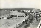 83 Var / CPSM FRANCE 83 "Fréjus Plage, la plage et la promenade"