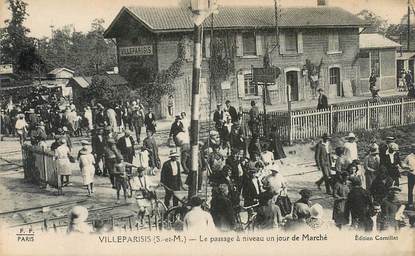 CPA FRANCE 77 "Villeparisis, le passage à niveau un jour de Marché"