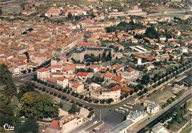 / CPSM FRANCE 63 "Issoire, vue générale aérienne"