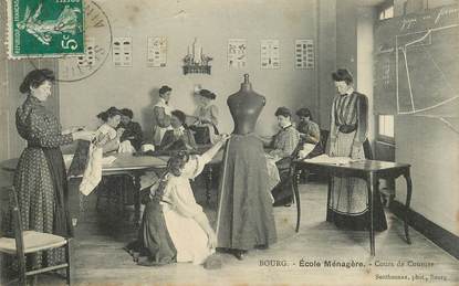 CPA FRANCE 01 "Bourg en Bresse, Ecole ménagère, cours de couture"