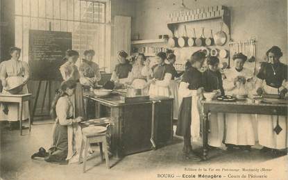 CPA FRANCE 01 "Bourg en Bresse, Ecole ménagère, cours de pâtisserie"